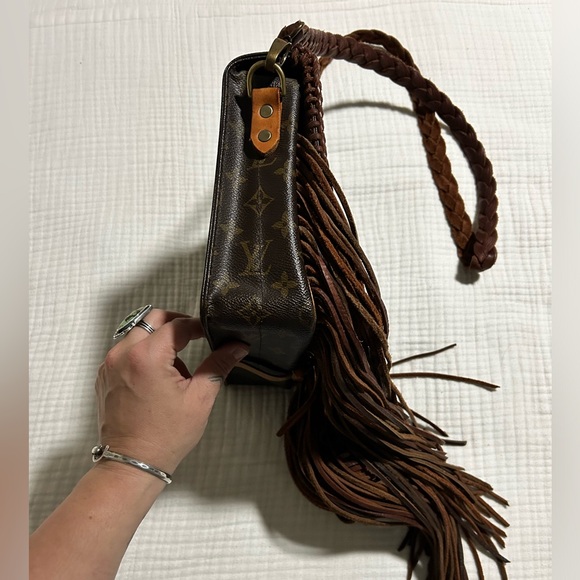 Vintage BoHo LV - Picture 4 of 7